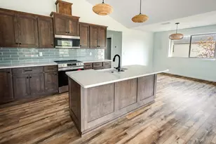 1106 Cascade Loop, Cave Junction, OR 97523 - Photo 2