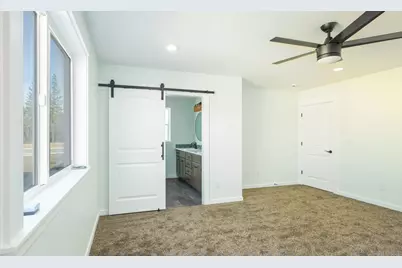 1106 Cascade Loop, Cave Junction, OR 97523 - Photo 10