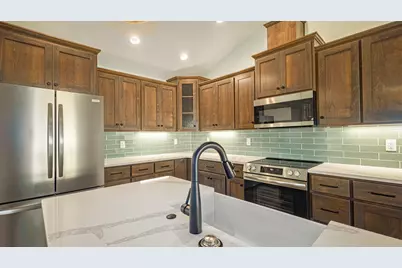 1106 Cascade Loop, Cave Junction, OR 97523 - Photo 4