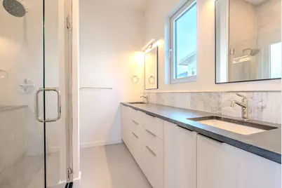 312 E Rapp Road, Talent, OR 97540 - Photo 12