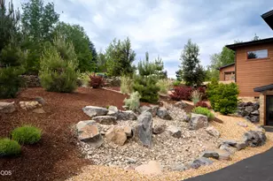 20334 Arrowhead Dr, Bend, OR 97703 - Photo 48
