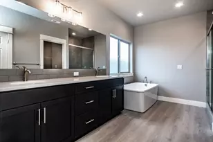 20572 Kira Dr, Bend, OR 97702 - Photo 10