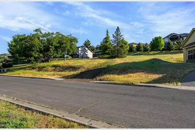 5626 Fallbrook Lane, Medford, OR 97504 - Photo 14