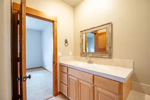 61783 Metolius Dr, Bend, OR 97702 - Photo 22