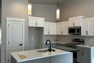 651 Terrazzo Wy, Medford, OR 97501 - Photo 2