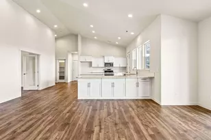 1014 Highland View Loop, Redmond, OR 97756 - Photo 6