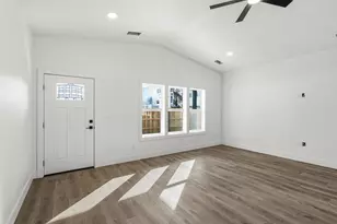 465 Arnos St, Talent, OR 97540 - Photo 4