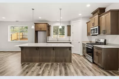 669 Old Waverly Way #20, Eagle Point, OR 97524 - Photo 6