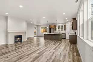 669 Old Waverly Way, Eagle Point, OR 97524 - Photo 4