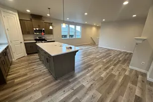 669 Old Waverly Way, Eagle Point, OR 97524 - Photo 8