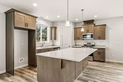 669 Old Waverly Way #20, Eagle Point, OR 97524 - Photo 8