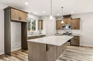 669 Old Waverly Way, Eagle Point, OR 97524 - Photo 8