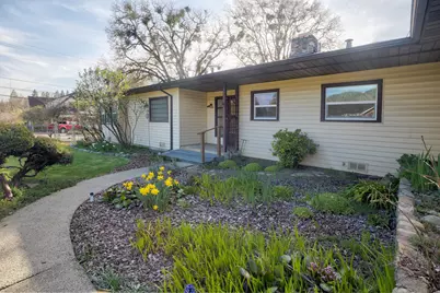 1502 NW Lawnridge Avenue, Grants Pass, OR 97526 - Photo 48