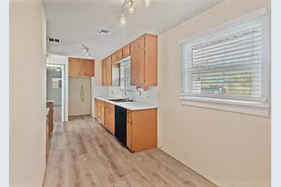 1502 NW Lawnridge Avenue, Grants Pass, OR 97526 - Photo 12