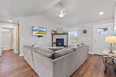 681 NE Begonia Street, Madras, OR 97741 - Photo 6