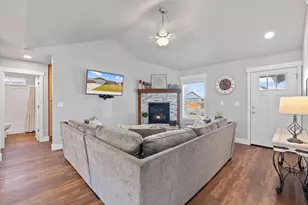 681 NE Begonia St, Madras, OR 97741 - Photo 6