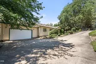 860 5th Ave, Gold Hill, OR 97525 - Photo 46