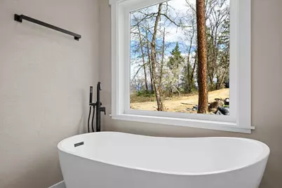 3340 Redwood Highway #601, Grants Pass, OR 97527 - Photo 26