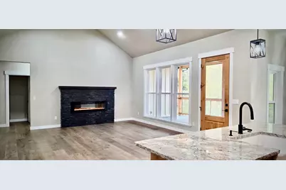 3340 Redwood Highway, Grants Pass, OR 97527 - Photo 30