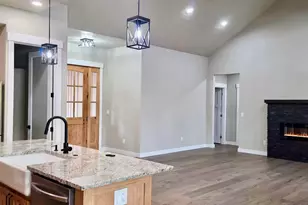 3340 Redwood Hwy, Grants Pass, OR 97527 - Photo 28