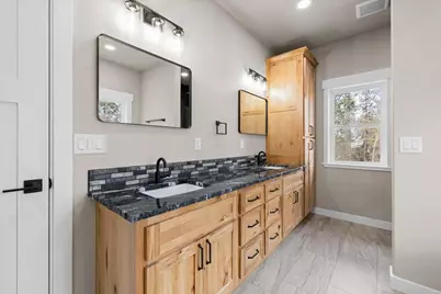 3340 Redwood Highway #601, Grants Pass, OR 97527 - Photo 28