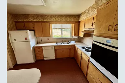 350 Mona Way, Cave Junction, OR 97523 - Photo 6