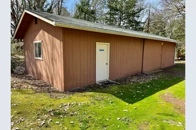 350 Mona Way, Cave Junction, OR 97523 - Photo 14