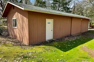 350 Mona Way, Cave Junction, OR 97523 - Photo 14