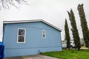 2622 Falcon St, White City, OR 97503 - Photo 2