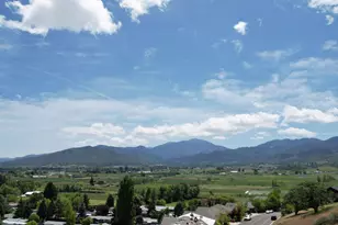 454 Elm St, Phoenix, OR 97535 - Photo 40