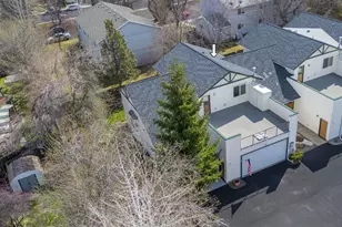 438 NW 19th St, Redmond, OR 97756 - Photo 4