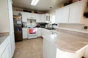 11238 NW King Ave, Prineville, OR 97754 - Photo 10