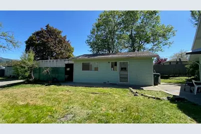 333 W Park Street, Grants Pass, OR 97527 - Photo 40