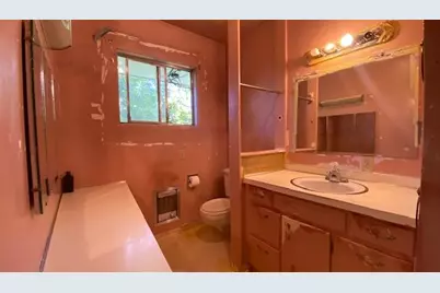 333 W Park Street, Grants Pass, OR 97527 - Photo 24