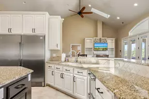 107 Monterey Dr, Medford, OR 97504 - Photo 22