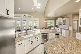 107 Monterey Dr, Medford, OR 97504 - Photo 30