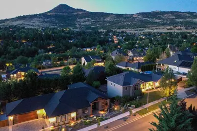 107 Monterey Drive, Medford, OR 97504 - Photo 8