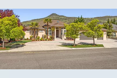 107 Monterey Drive, Medford, OR 97504 - Photo 4