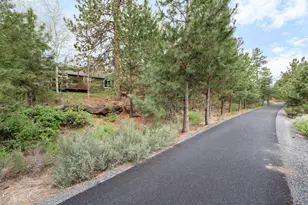 19452 Brookside Way, Bend, OR 97702 - Photo 22