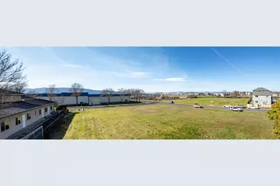 1924 Sky Park Drive, Medford, OR 97504 - Photo 10