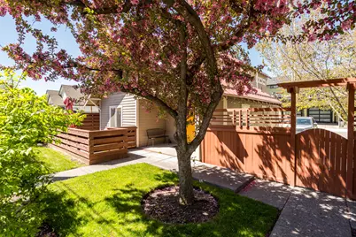 139 NW Broadway Street, Bend, OR 97703 - Photo 2