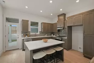 21423 NE Hayloft Pl, Bend, OR 97701 - Photo 4