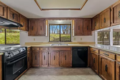 905 Lathrop Road, Grants Pass, OR 97526 - Photo 14