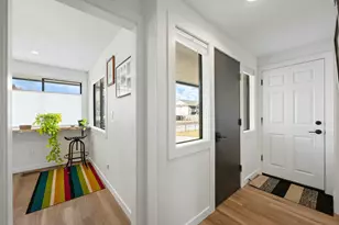 21315 Livingston Drive, Bend, OR 97701 - Photo 4