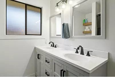 21315 Livingston Drive, Bend, OR 97701 - Photo 20