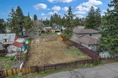 649 NE Kearney Avenue, Bend, OR 97701 - Photo 16