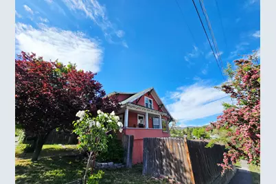 703 N 9th Street, Klamath Falls, OR 97601 - Photo 1