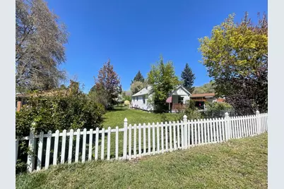 4847 Shasta Way, Klamath Falls, OR 97603 - Photo 2