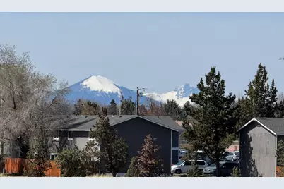 619 SW 15th Street, Redmond, OR 97756 - Photo 2