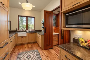 23021 Brushline Ct, Bend, OR 97701 - Photo 16